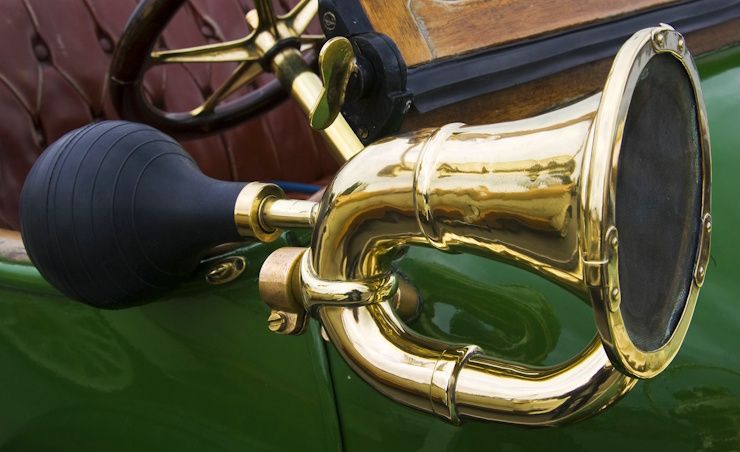 vintage musical trumpet car horn